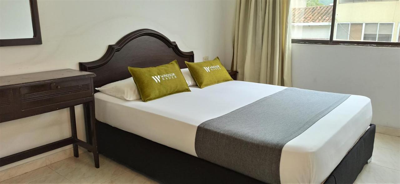 Hotel Windsor Plaza - Downtown Кали Экстерьер фото