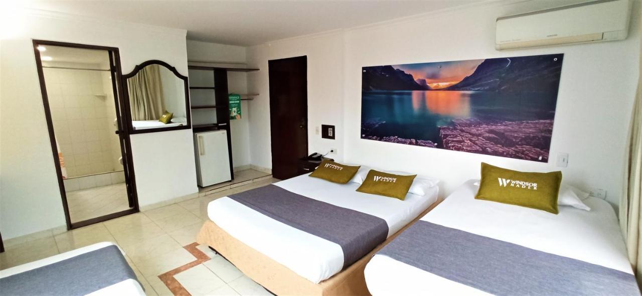 Hotel Windsor Plaza - Downtown Кали Экстерьер фото