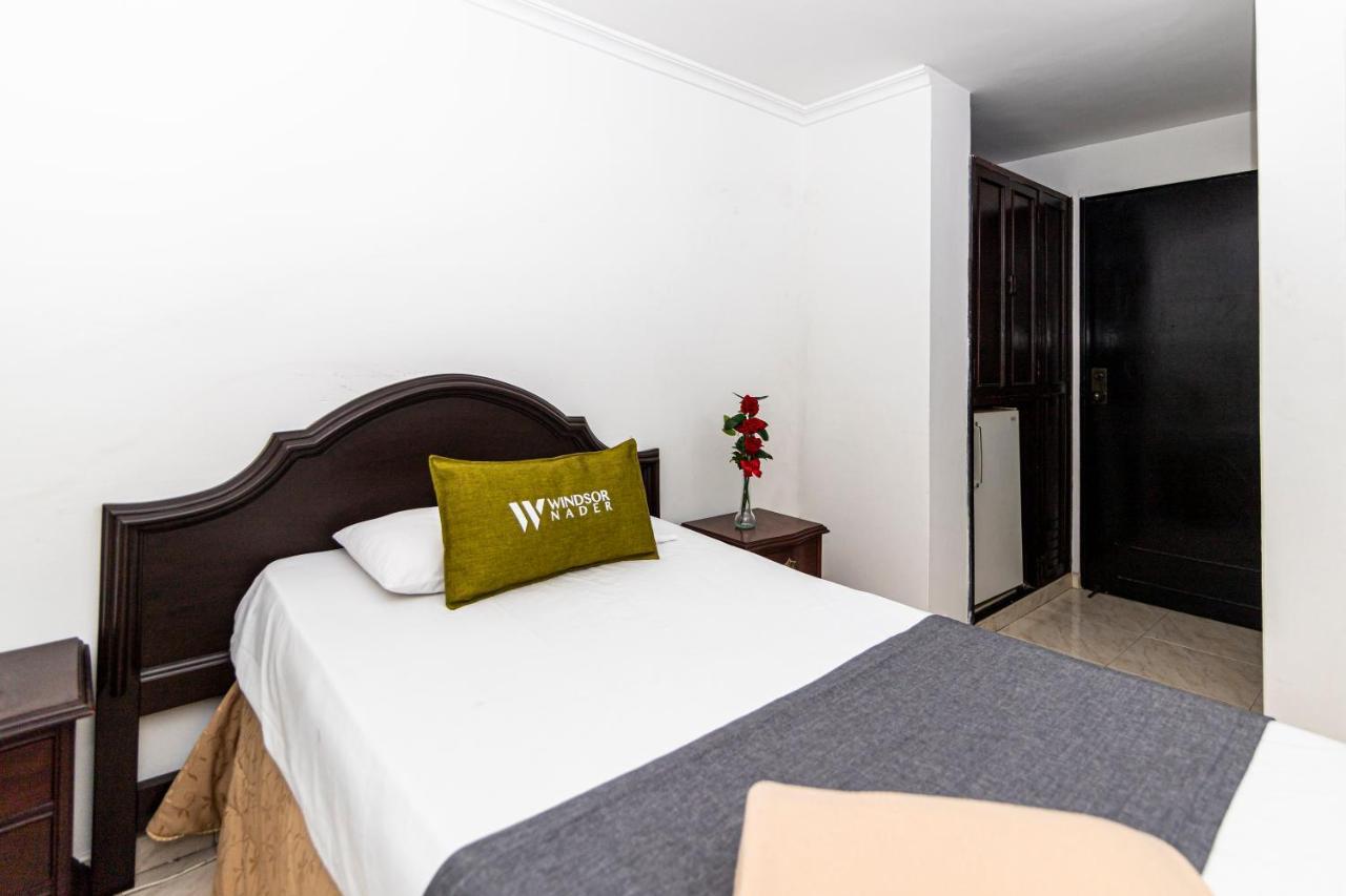 Hotel Windsor Plaza - Downtown Кали Экстерьер фото