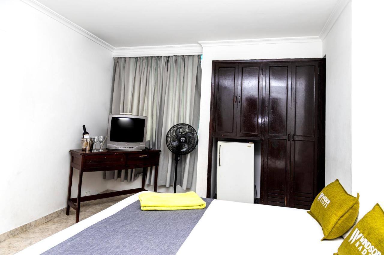 Hotel Windsor Plaza - Downtown Кали Экстерьер фото