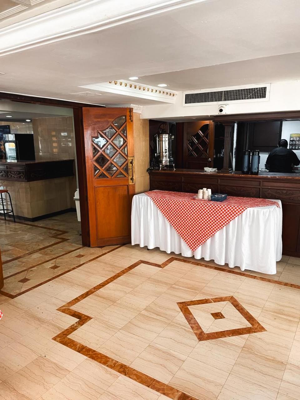 Hotel Windsor Plaza - Downtown Кали Экстерьер фото