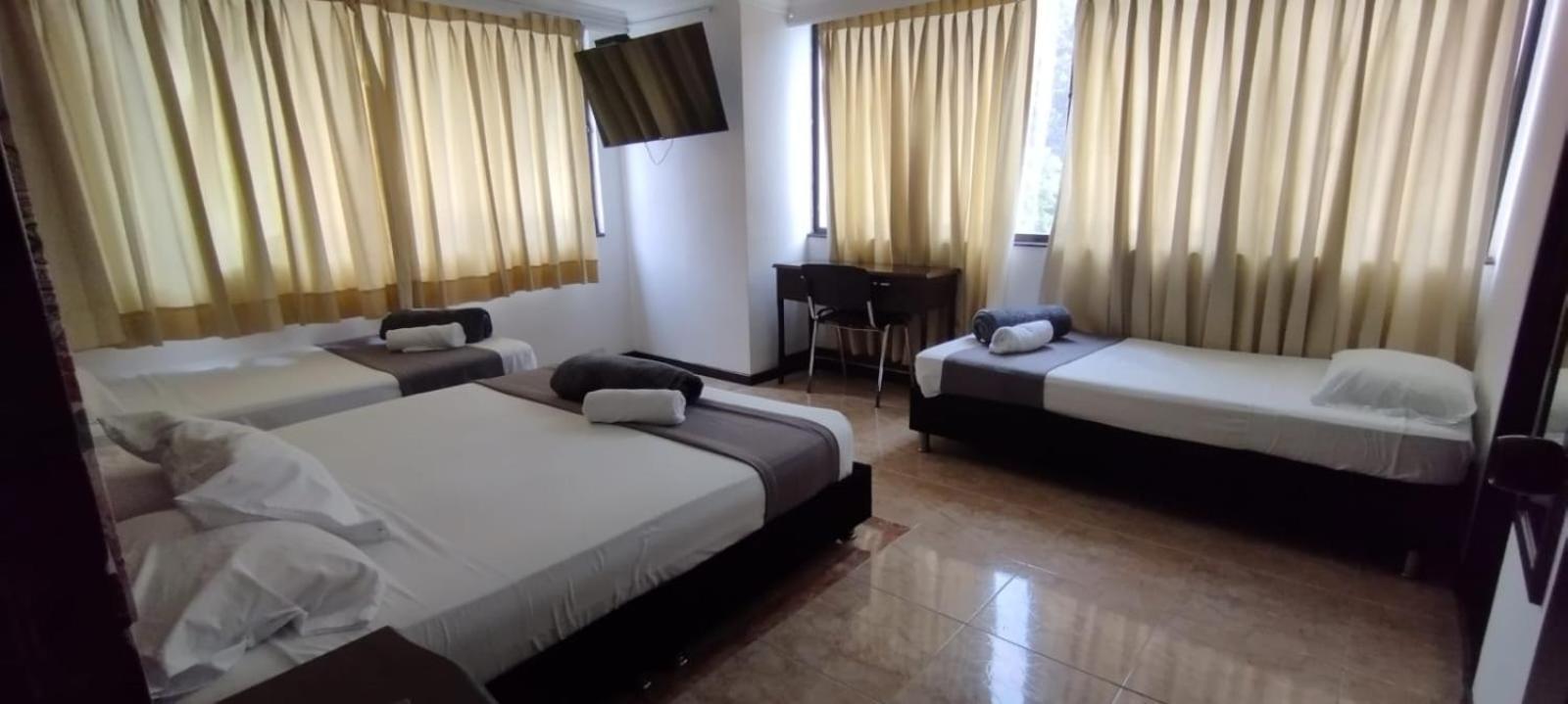 Hotel Windsor Plaza - Downtown Кали Экстерьер фото