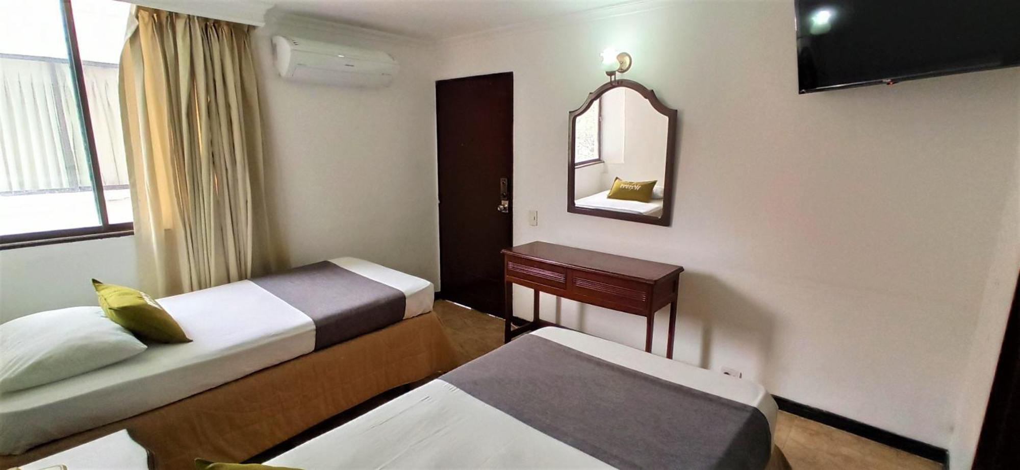 Hotel Windsor Plaza - Downtown Кали Экстерьер фото